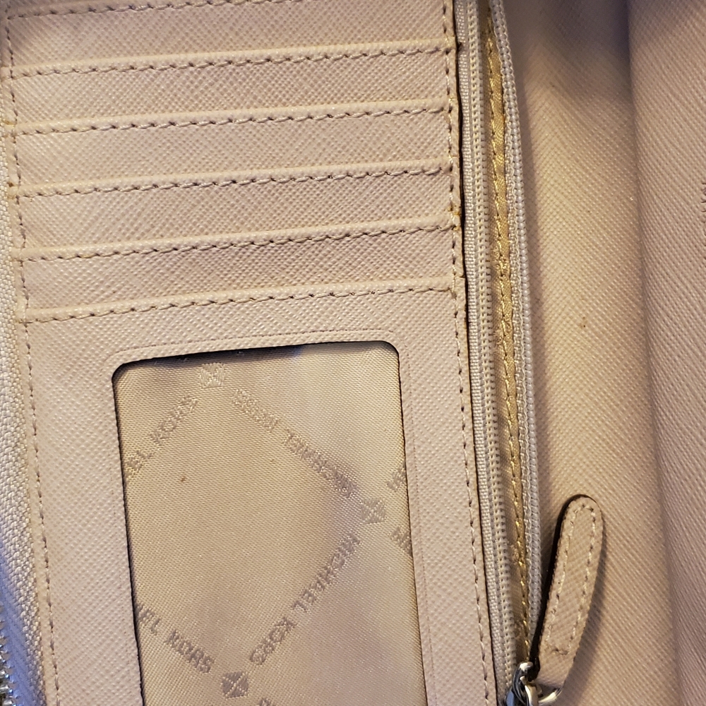 Michaels Kors Leather Wristlet Wallet - Picture 6 of 9